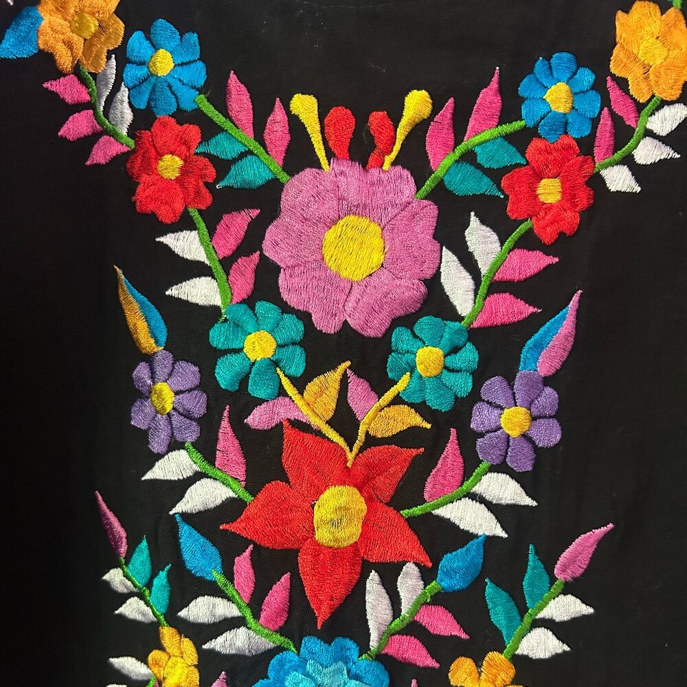 Black Linen Embroidered Dress M – Oaxacan Style, Tie Waist, Ruffle Shoulder